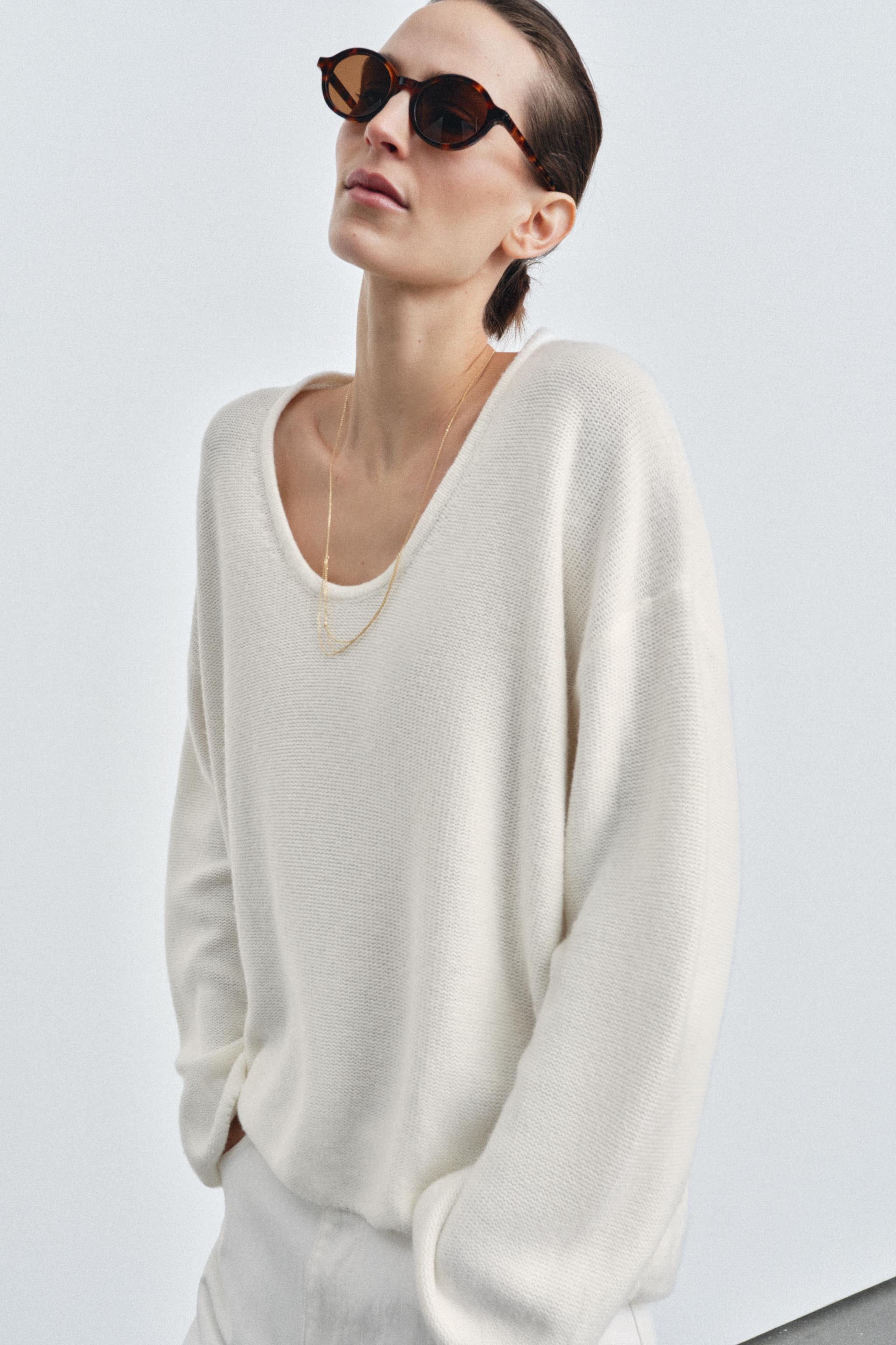 Round Neck Knit Jumper