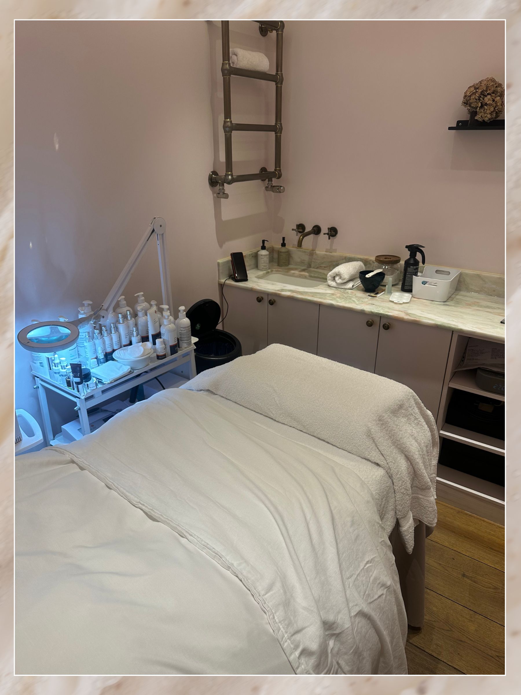 The Skin Matters treatment room and bed