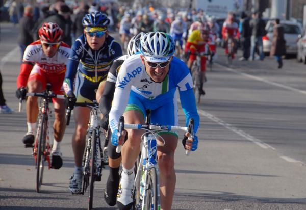 Bartosz Huzarski (NetApp) makes an attack