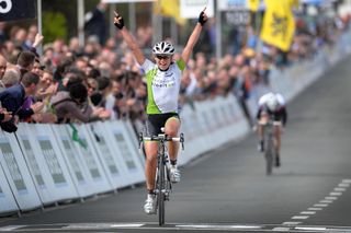 Annemiek van Vleuten wins the 2009 Tour of Flanders