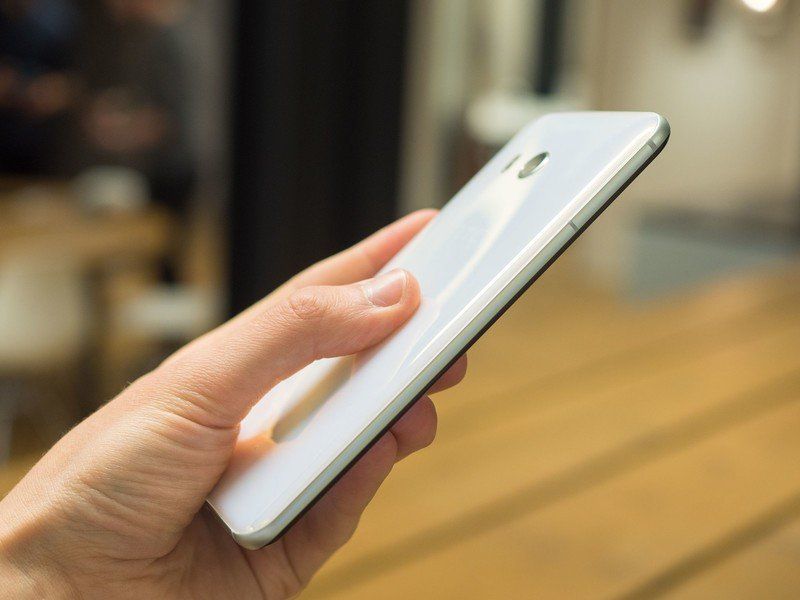 HTC U11 white