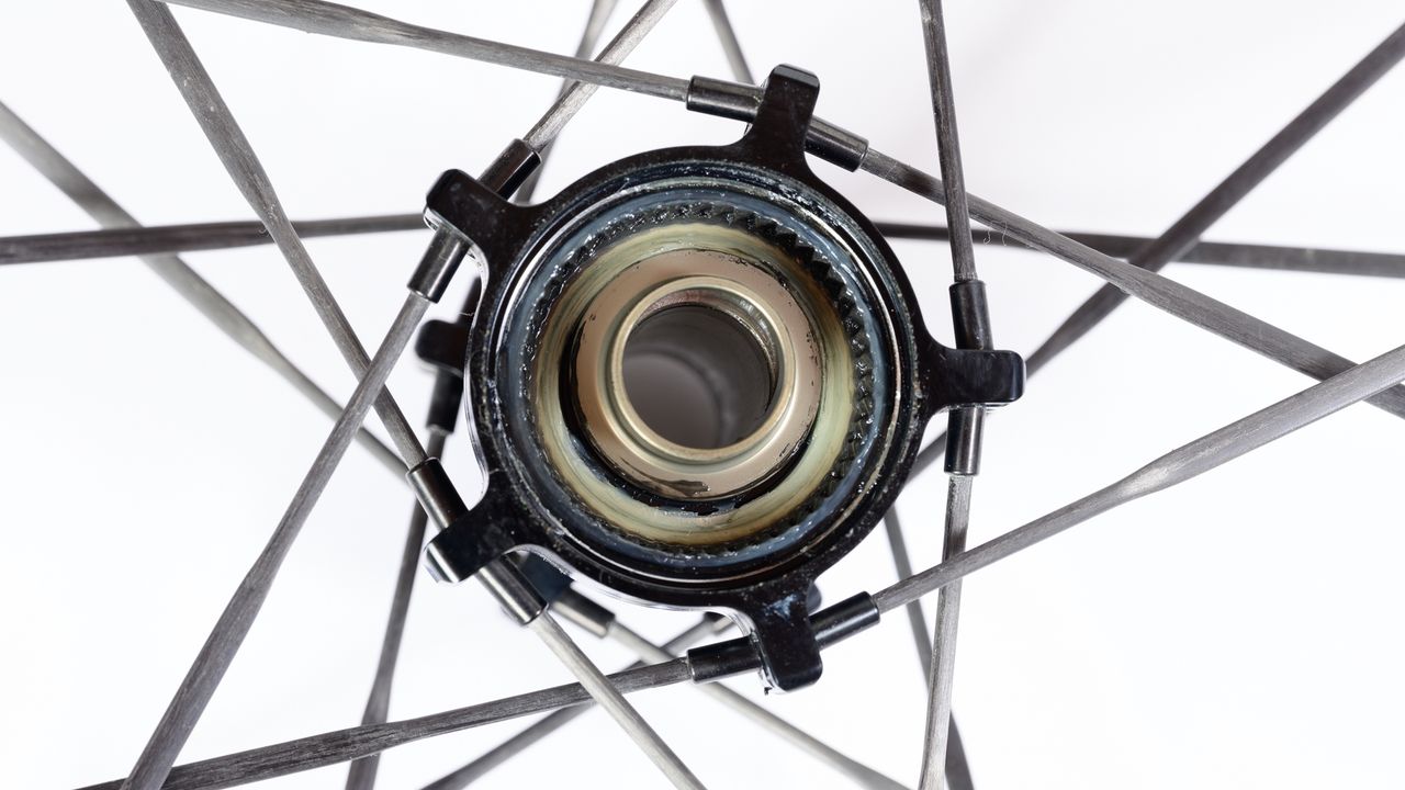 Hunt 60 Limitless UD carbon spoke rear hub internals