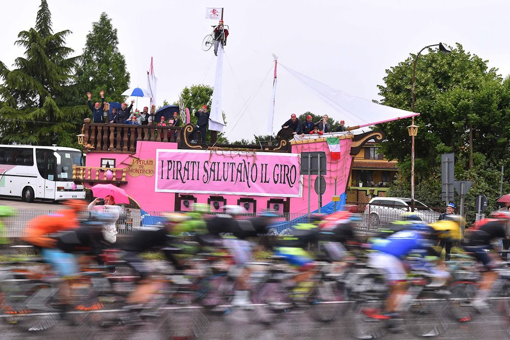The peloton passes quickly.