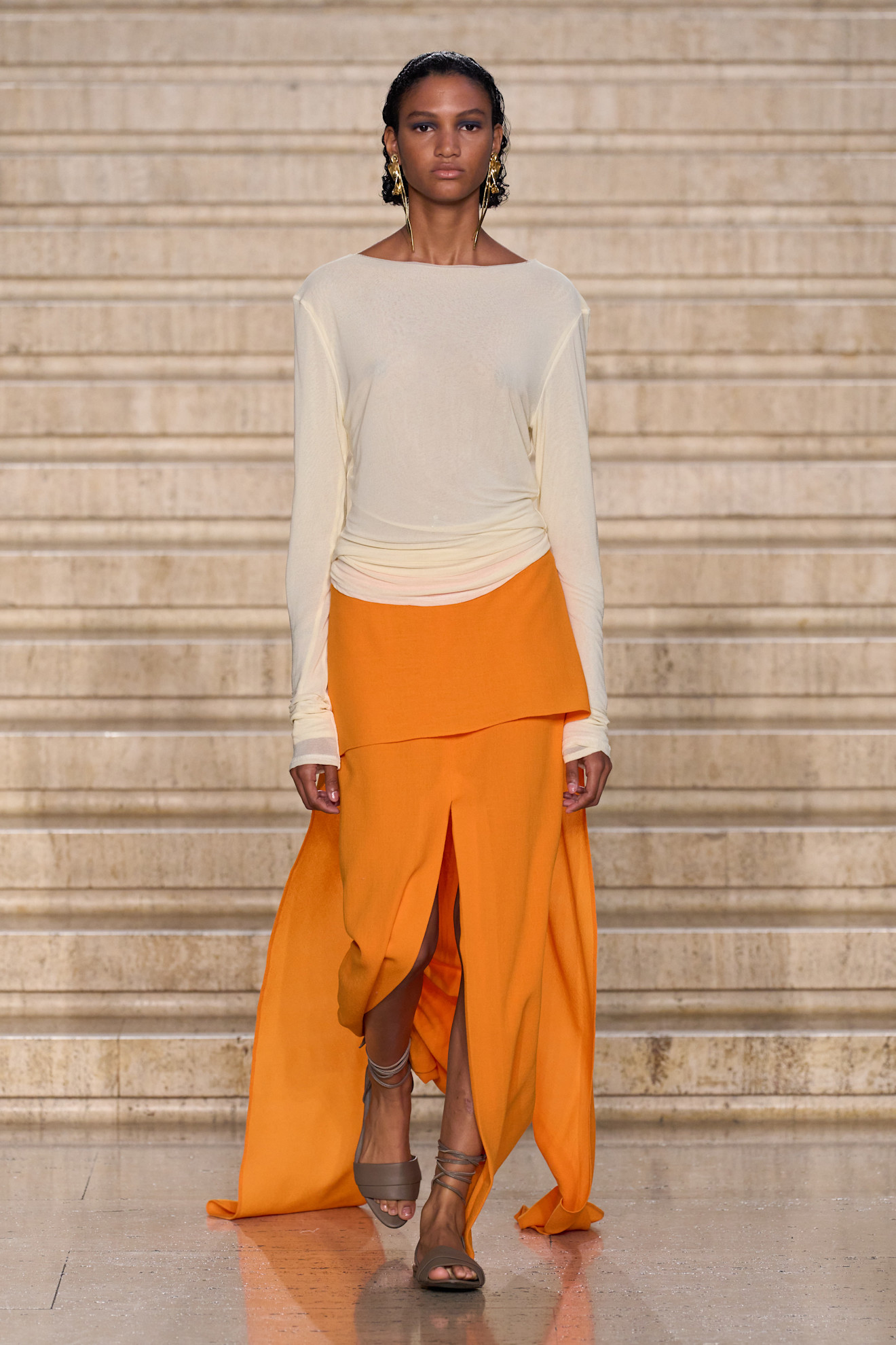 Photos from the spring and summer 2026 show the orange trend.