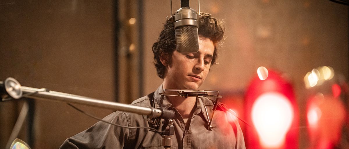 A Complete Unknown Review: Timothée Chalamet Breaks The Biopic Mold (And Made Me A First-Time Fan Of Bob Dylan)