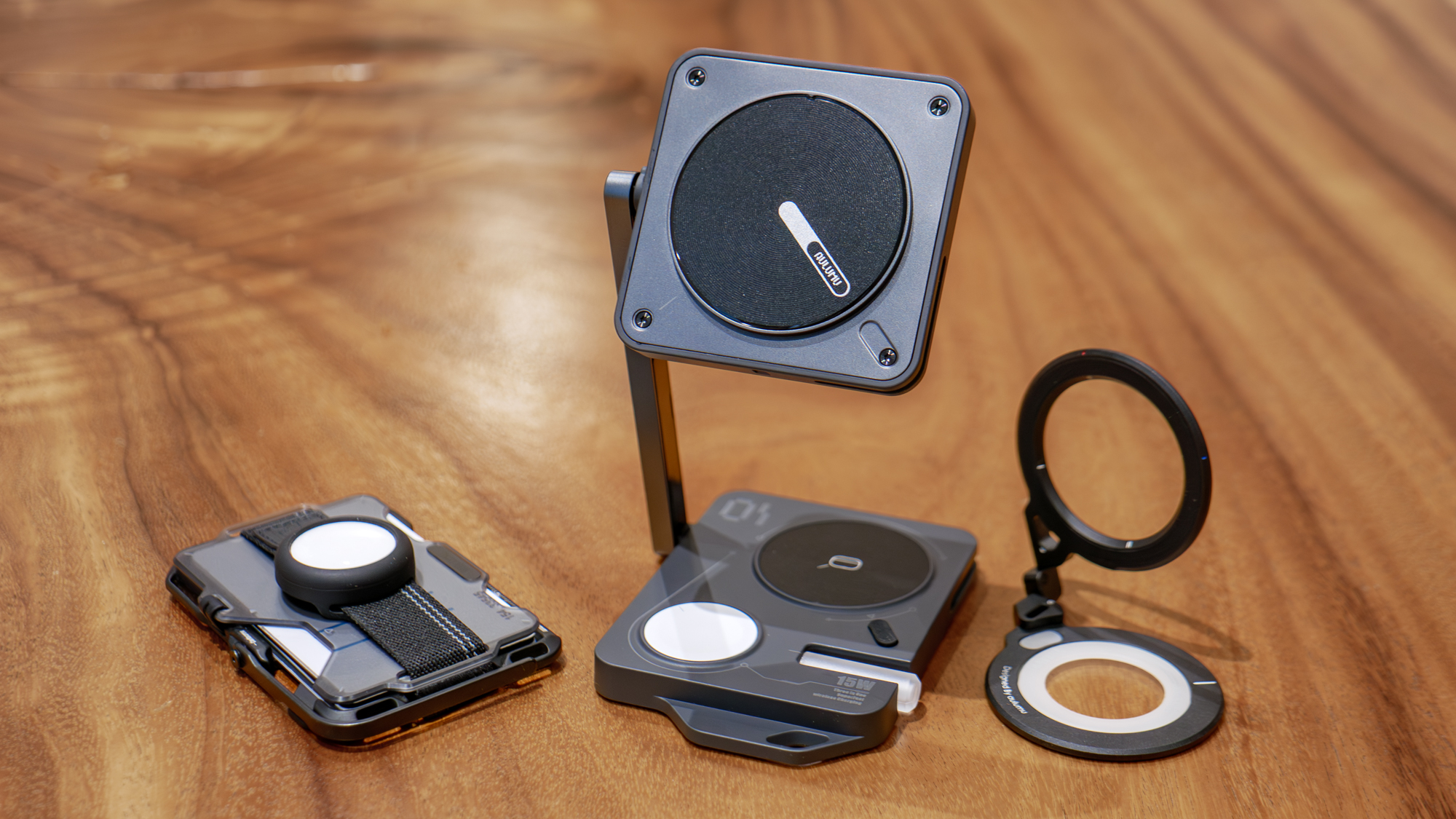 Aulumu MagSafe Accessories on table.