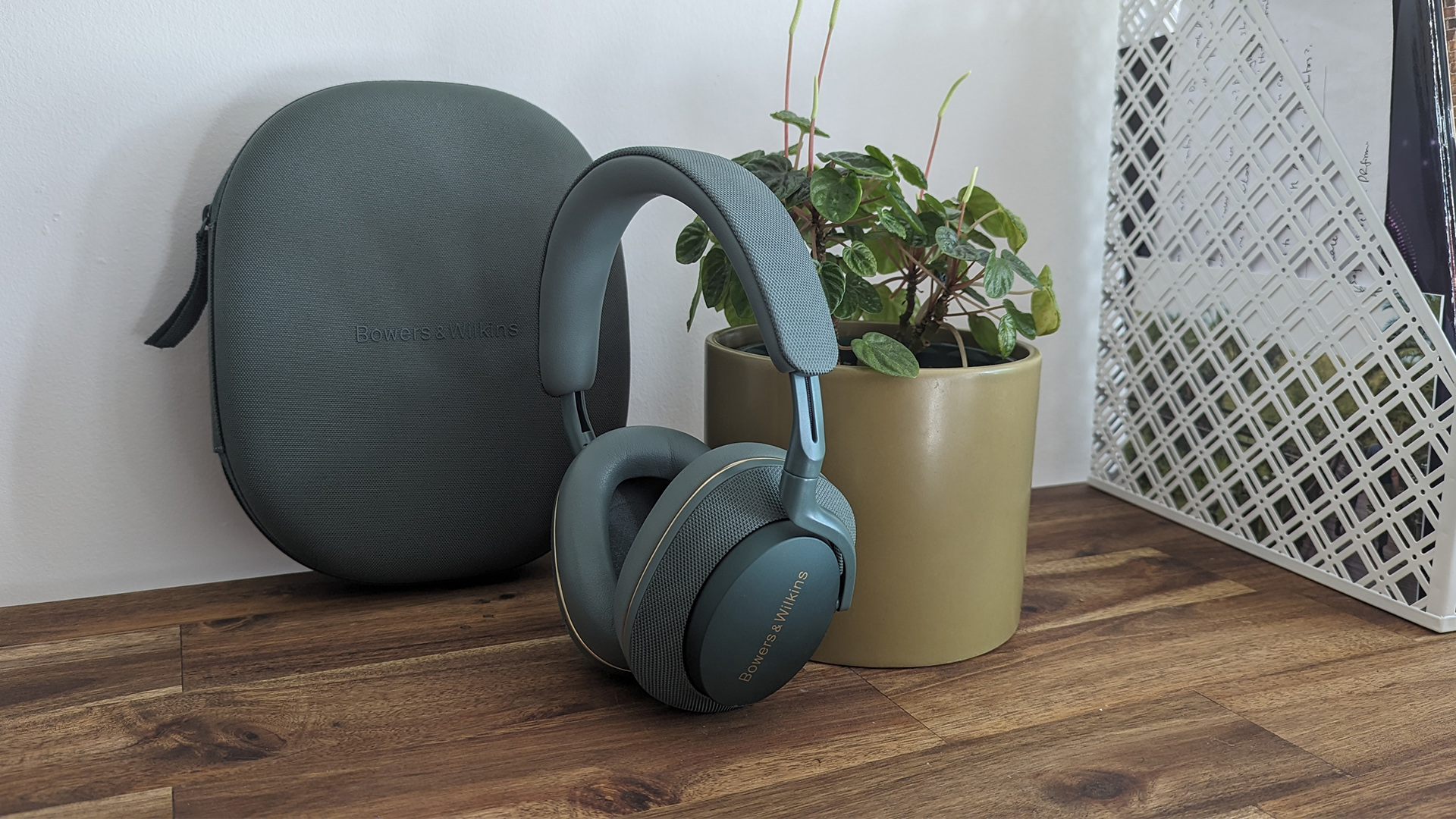 Bowers & Wilkins (B&W) PX7 S2e Over-Ear Noise Cancelling