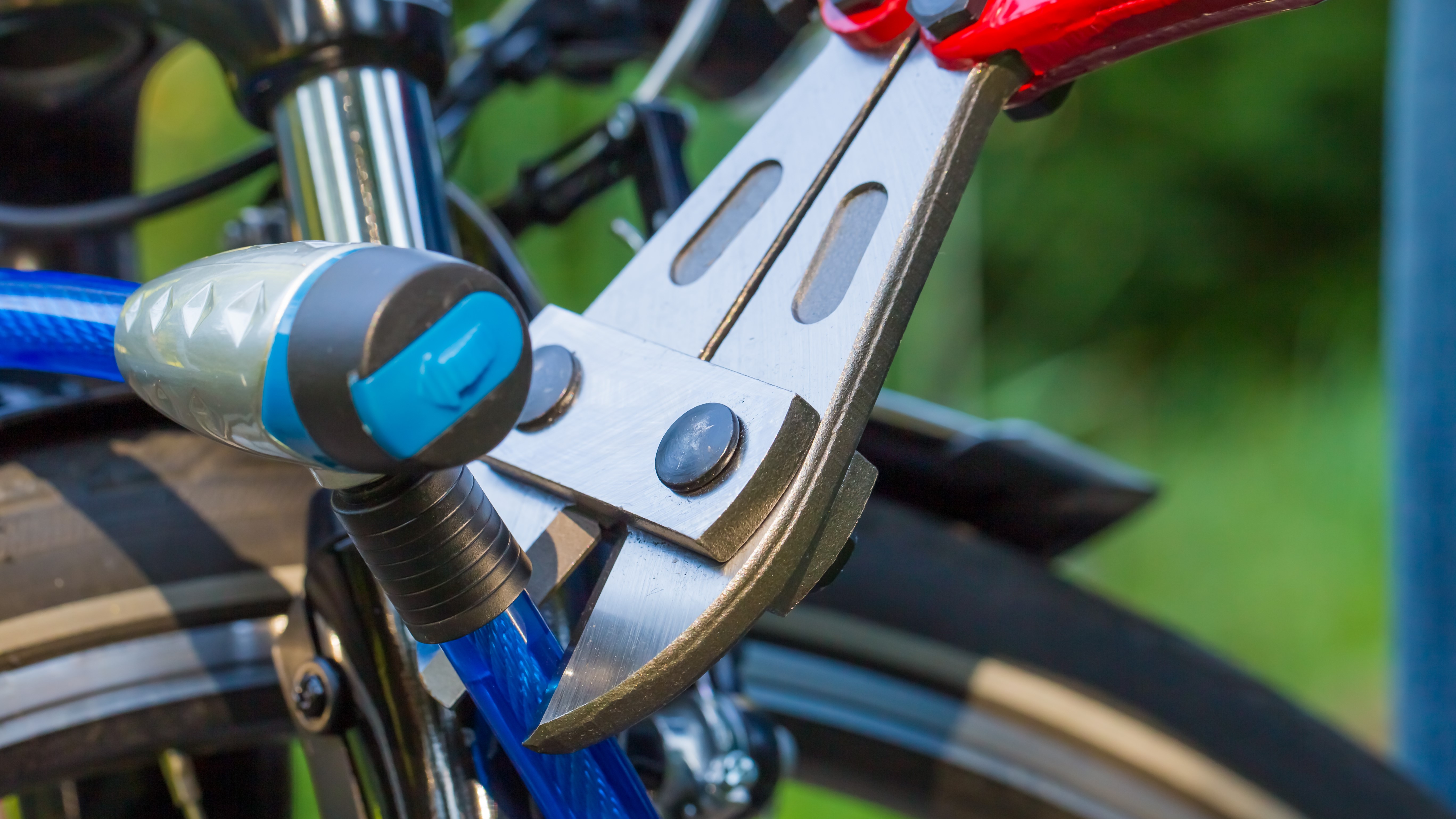 How to lock your bike securely 10 things to check before you leave