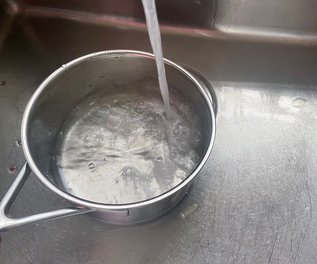 Cleaning the M&amp;S 5-piece Stainless Steel Pan Set