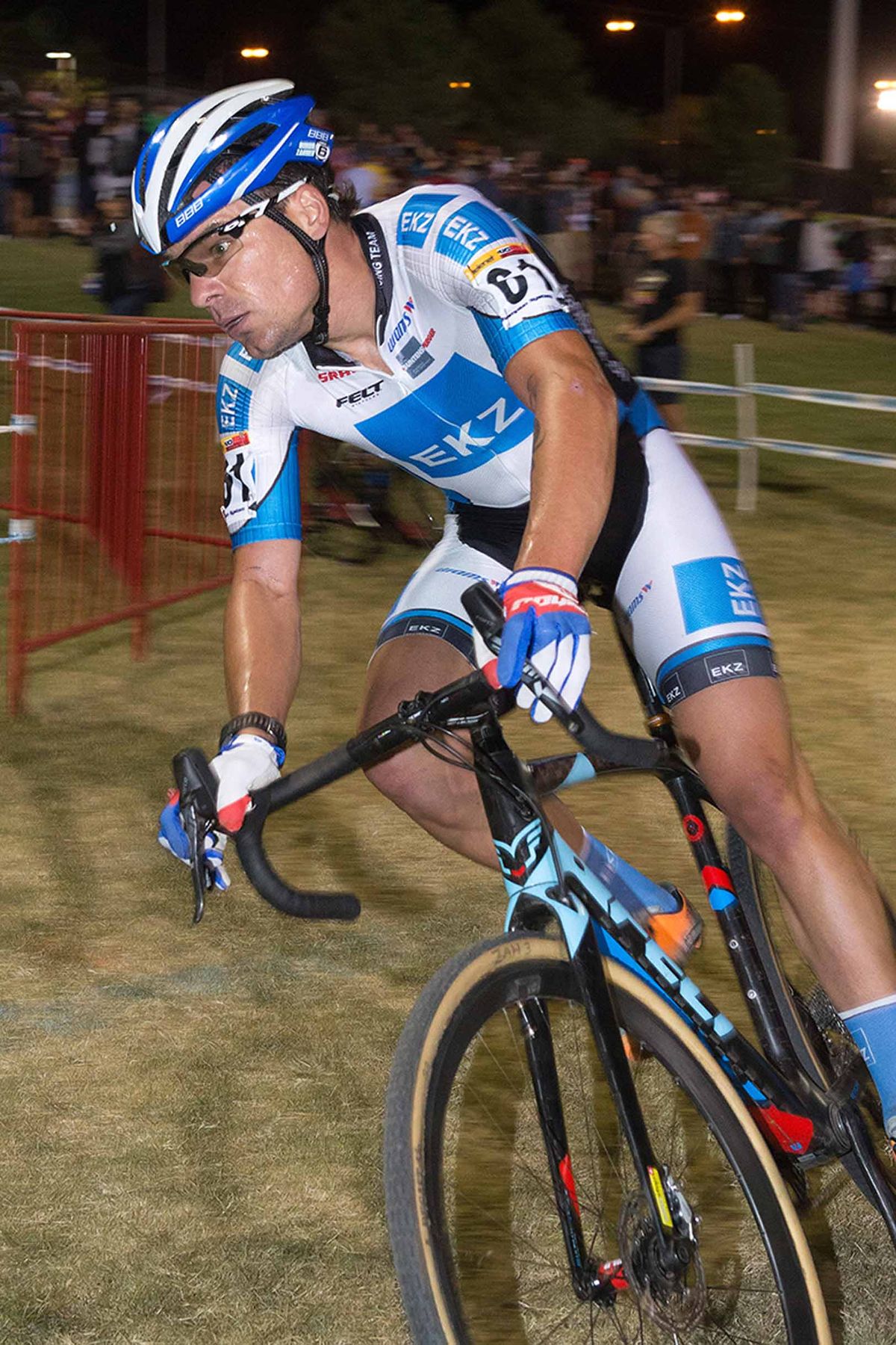Simon Zahner in pursuit at CrossVegas.