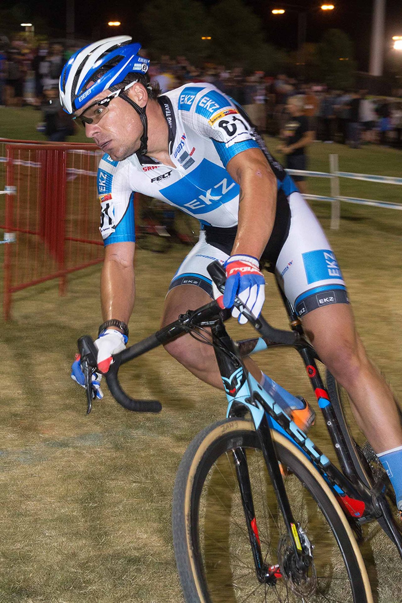 Simon Zahner in pursuit at CrossVegas.