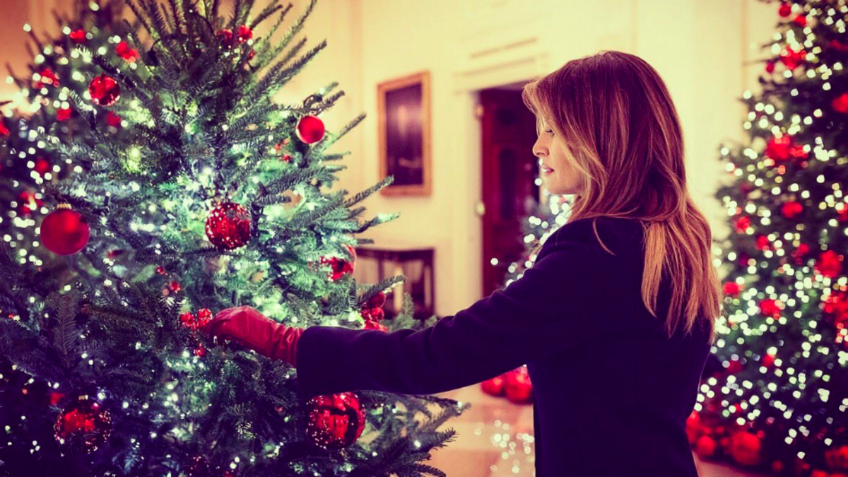 Melania Trump reveals White House Christmas decorations - in pictures ...