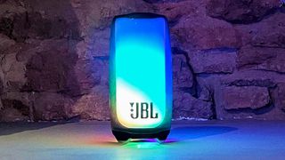 JBL Pulse 5 in part mode illumination