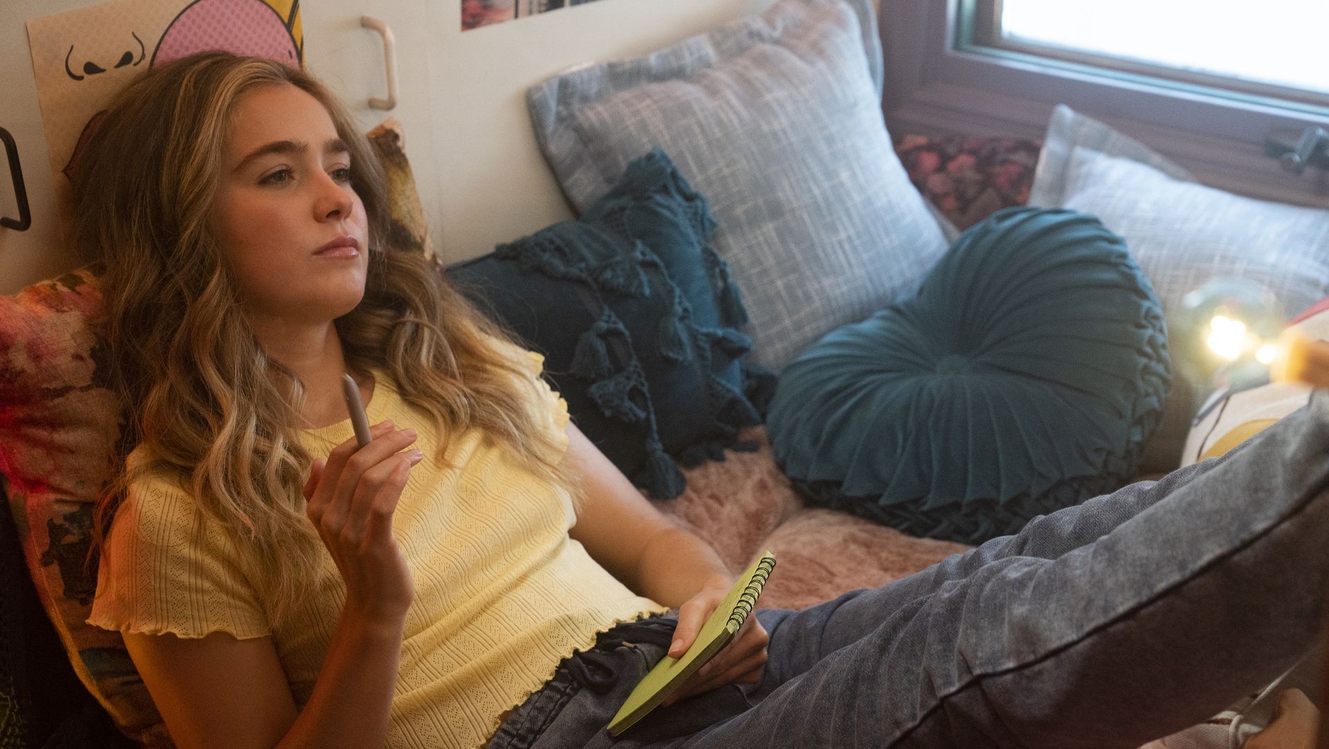 dairy, cushion, girl