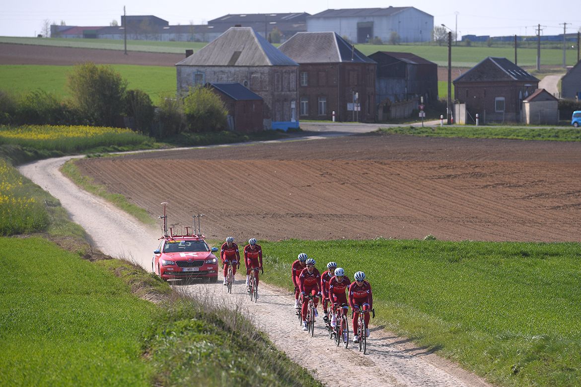 Katusha training on the pav&eacute;