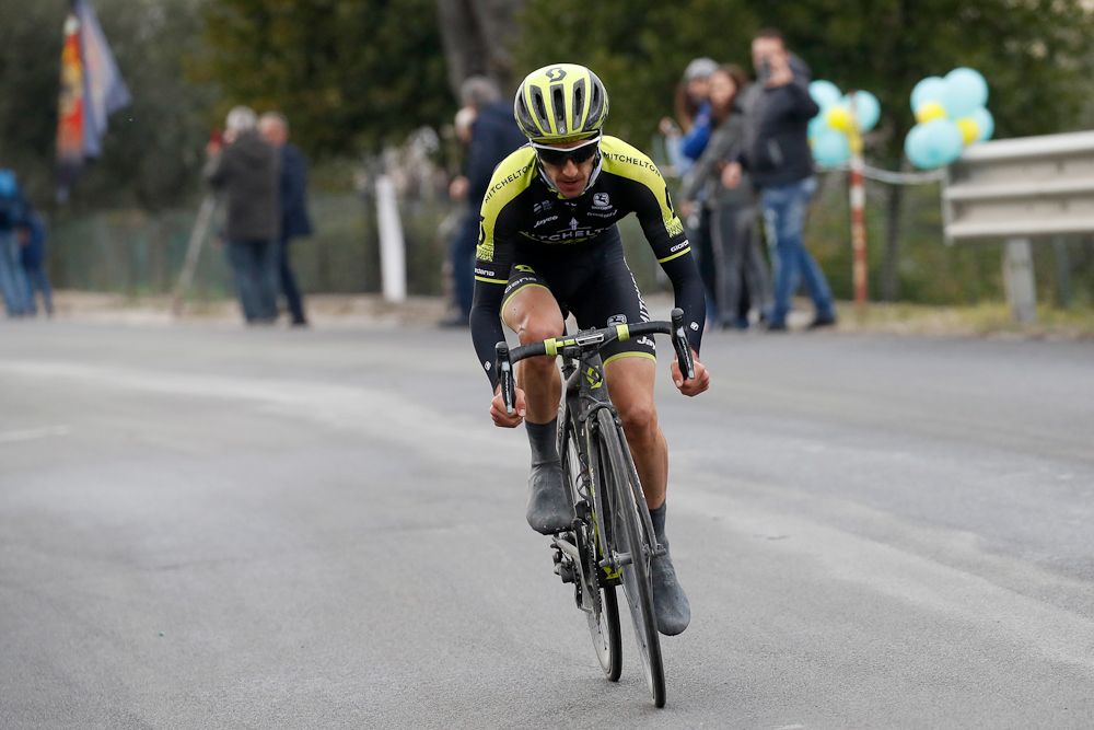 Adam Yates on the attack near the end of stage 5 at Tirreno-Adriatico