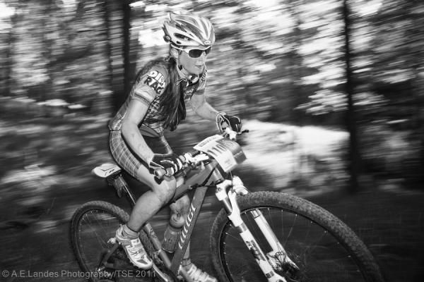 Vicki Barclay - NoTubes/Freeze Thaw/HoneyStinger - on the trails of her backyard