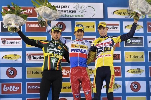 The men's podium: Sven Nys (2nd, Landbouwkrediet - Colnago), Zdenek Stybar (1st, Telenet-Fidea) and Klaas Vantornout (3rd, Sunweb-Projob)