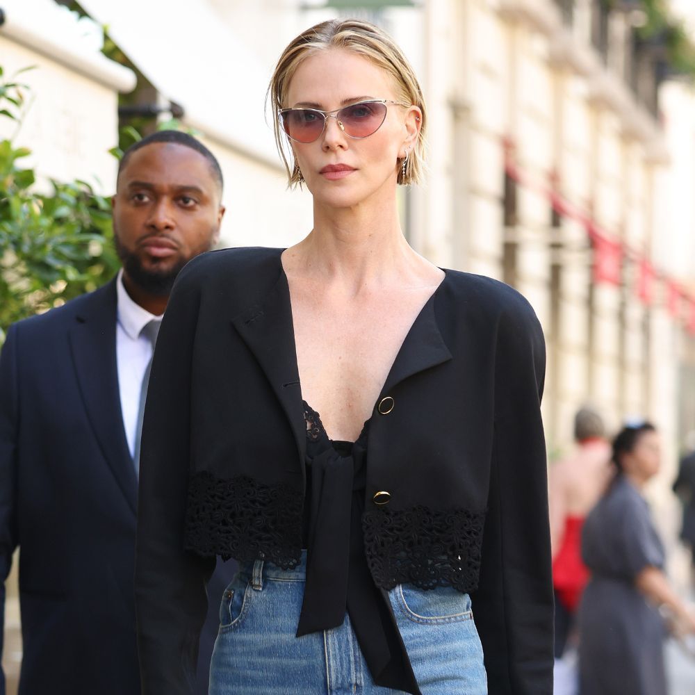 French Women and Fashion People Agree-This Summer Jeans Trend Looks Best With Heels