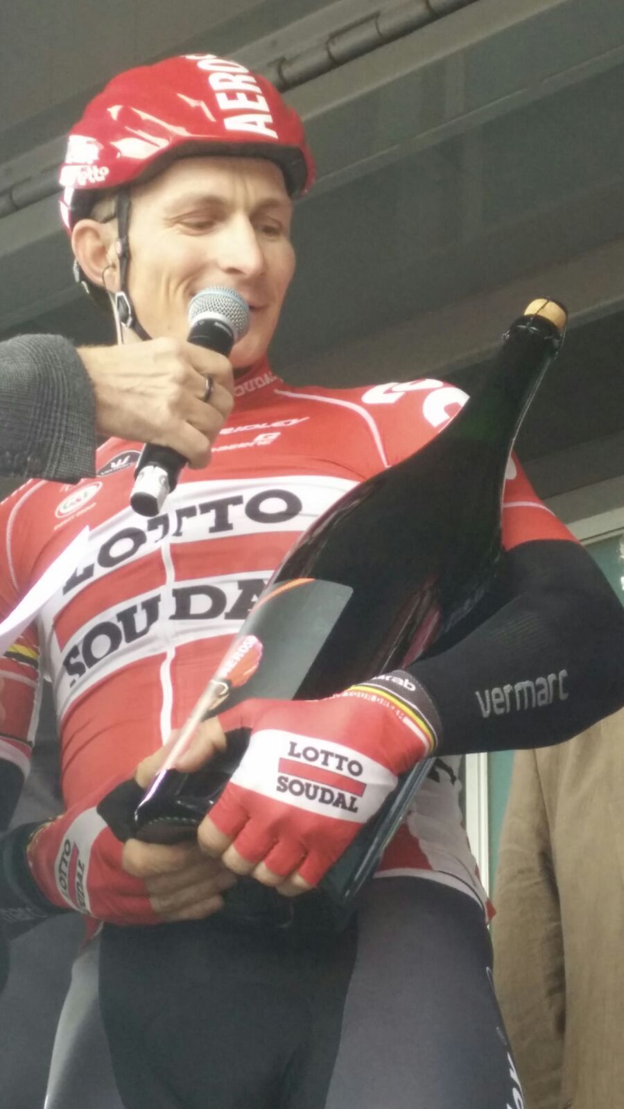 Andr&eacute; Greipel receives a custom magnum bottle of Kwaremont beer