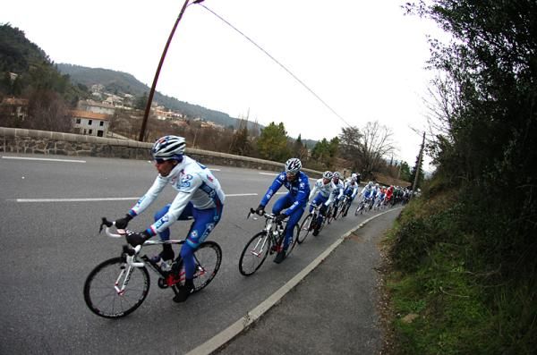 FDJ sets the pace on stage 2