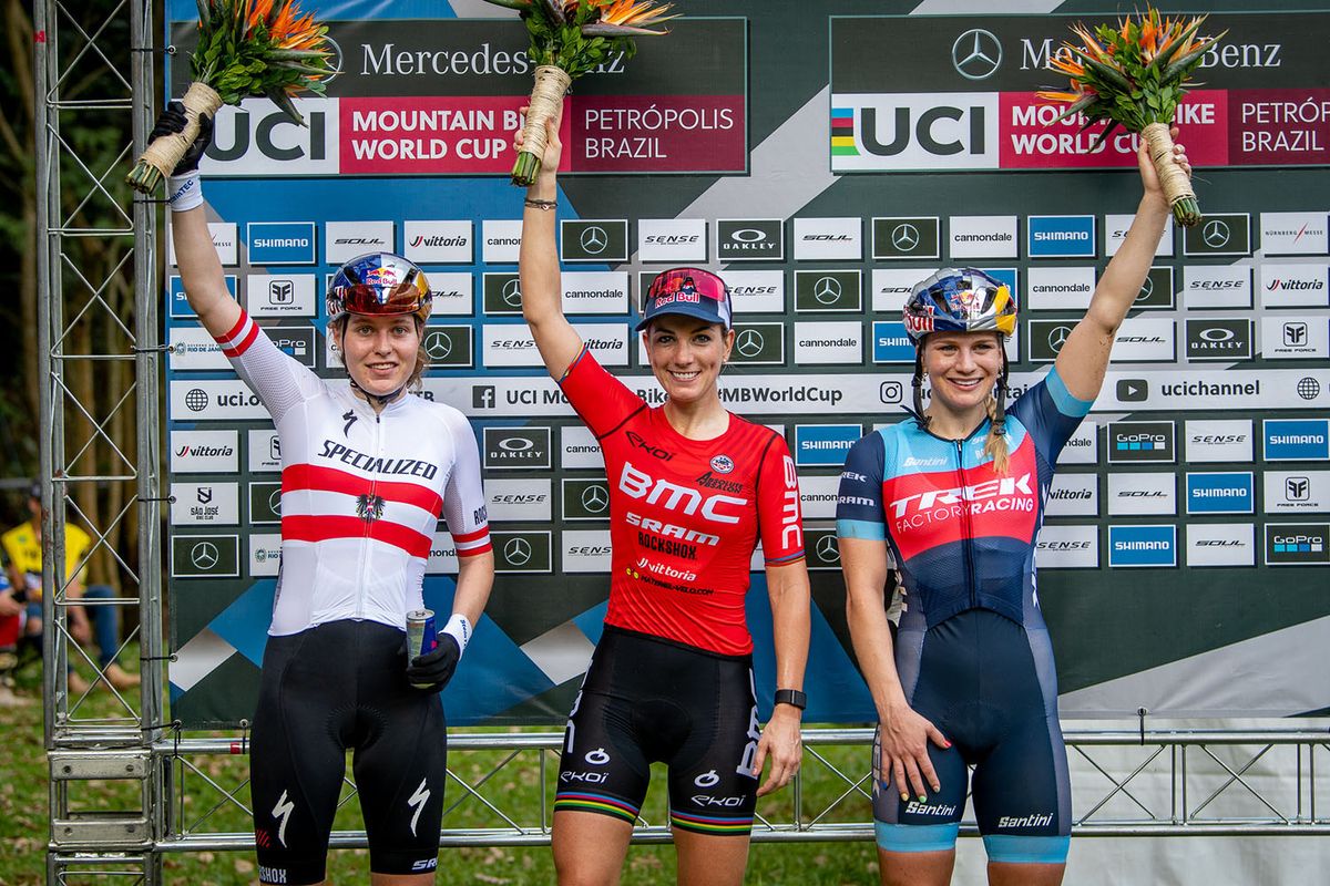 L to r: Laura Stigger, Pauline Ferrand Prevot, Evie Richards
