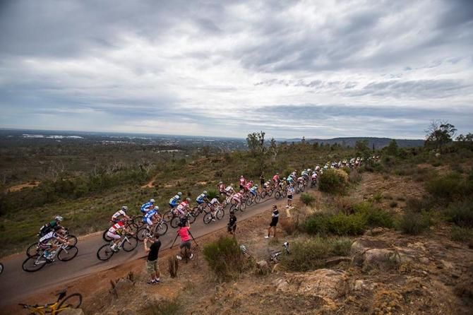 The peloton tackle the difficult Kalamunda course at Tour de Perth