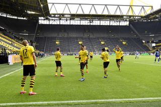 Borussia Dortmund v Schalke 04
