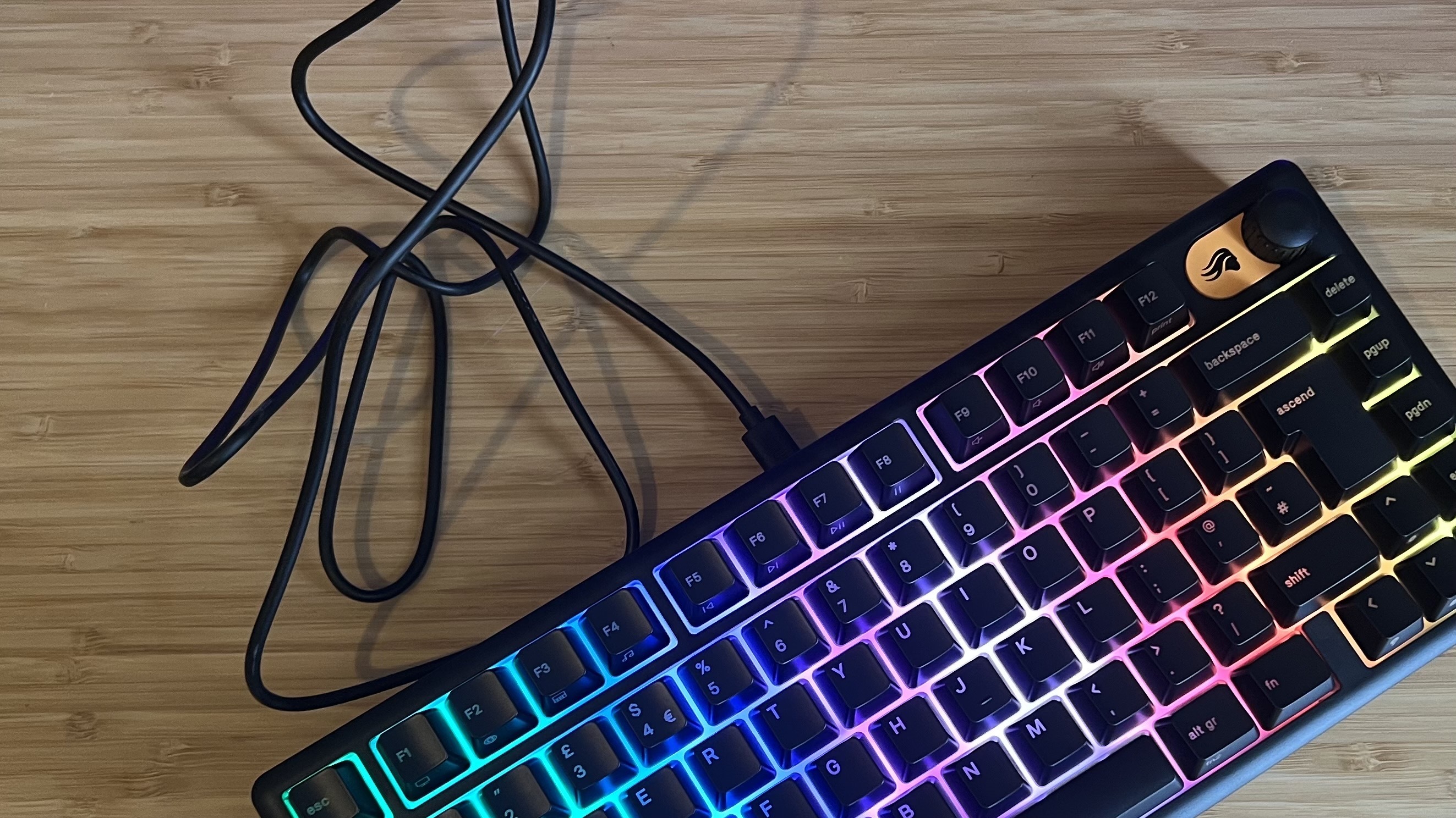 Cable plugged into Glorious GMBK 75% keyboard