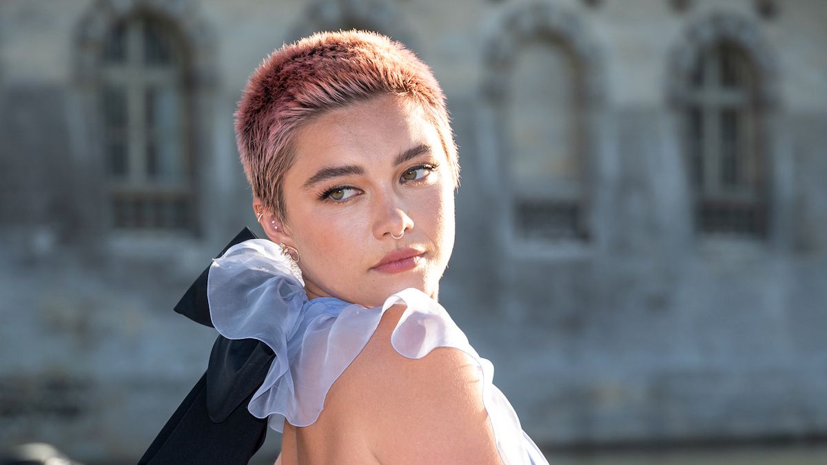 Florence Pugh Pairs Her Pink Pixie Cut With a See-Through Lavender Gown