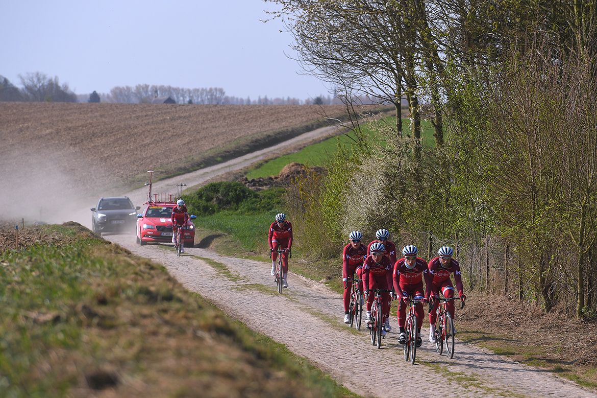 Katusha training on the pav&eacute;