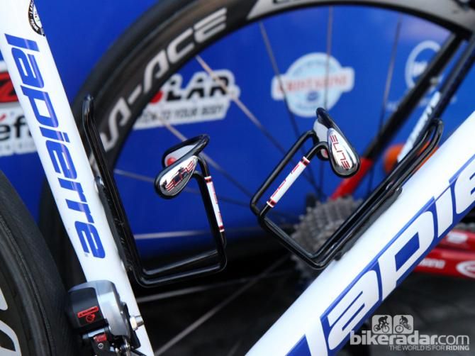 Aluminum Elite Ciussi bottle cags for the FDJ.fr team