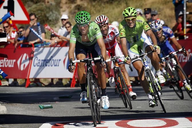Alejandro Valverde (Movistar) once again bringing home the chase group.