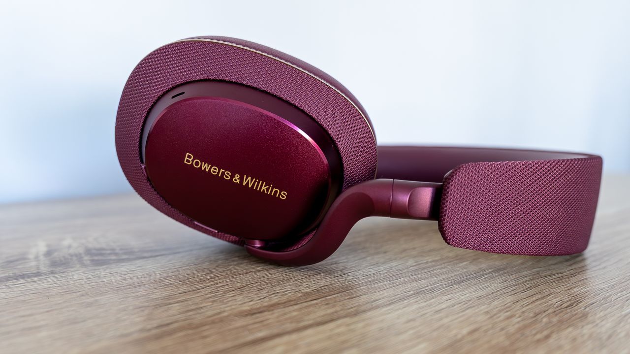 Bowers &amp; Wilkins Px7 S3 in Vintage Maroon