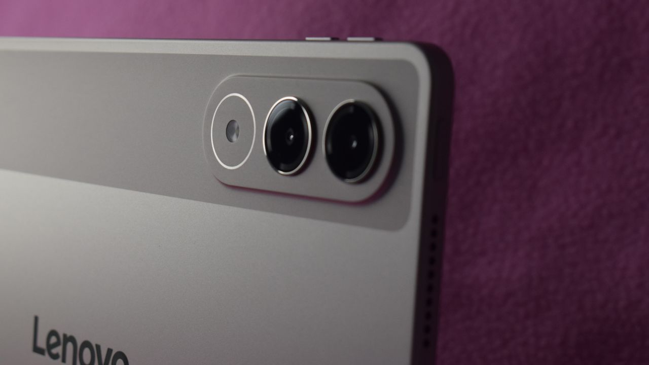 The camera lenses on the Lenovo Yoga Tab 11.2in