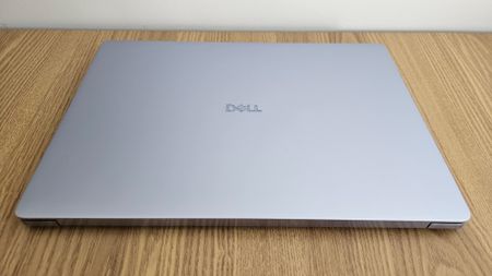 The Dell 16S on a desk