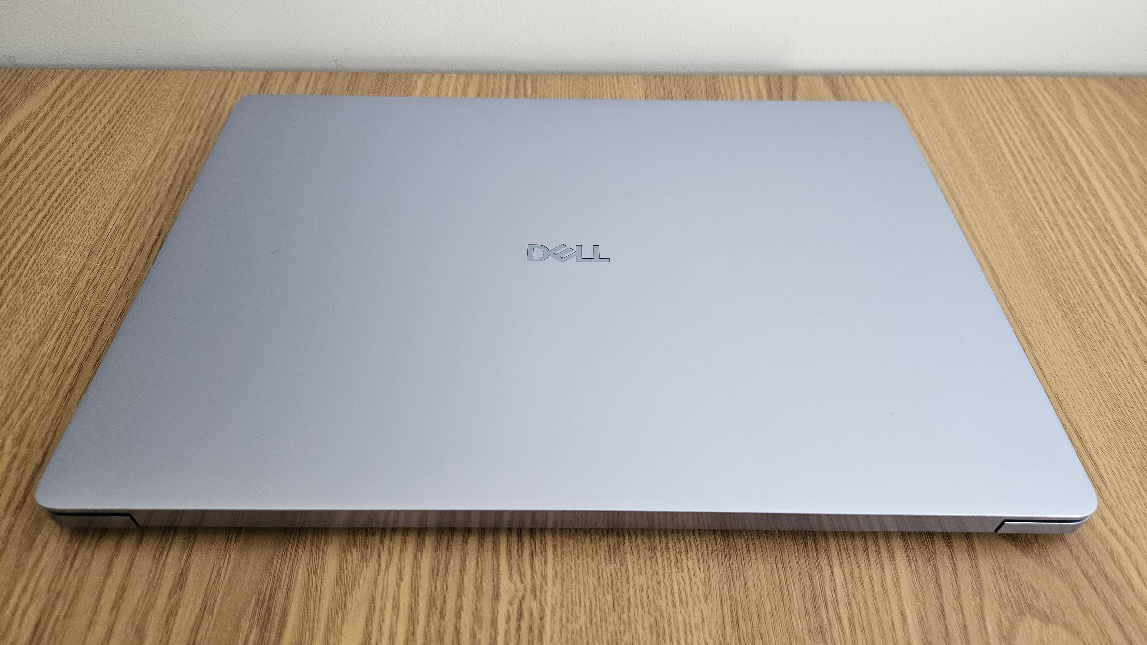 The Dell 16S on a desk