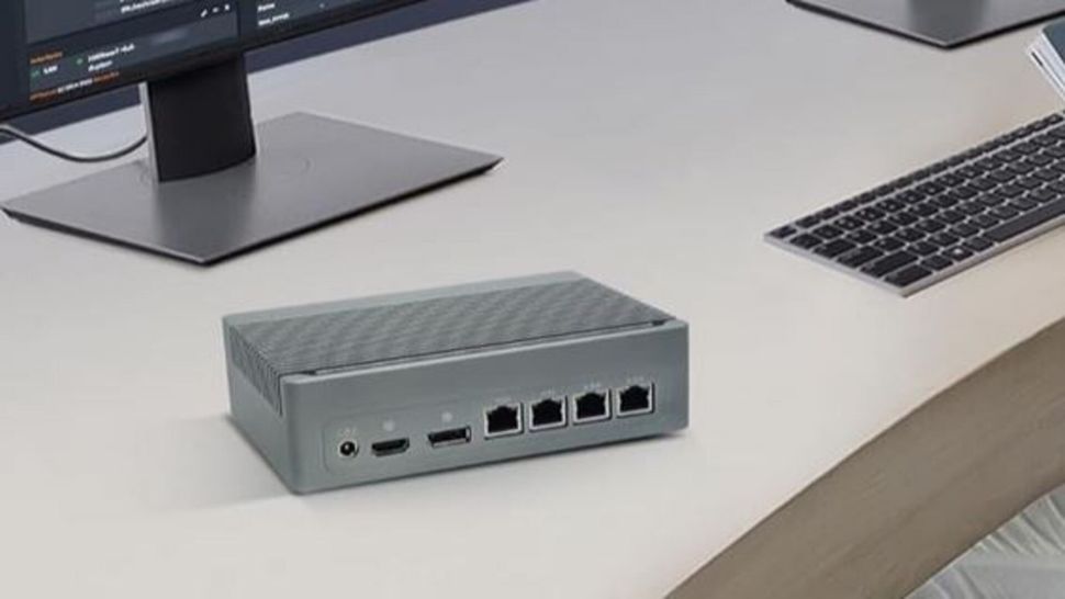 Passive Pc Mini This passive mini PC has four Ethernet ports and can take up to 12TB of ...