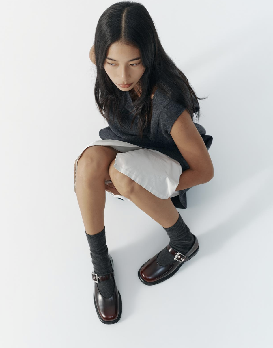 Vagabond Shoemakers, Ellis Shoes