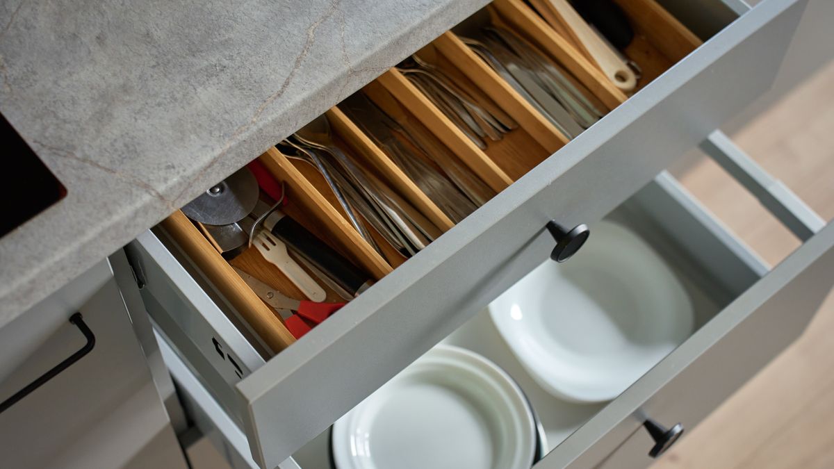 Open top cutlery drawer