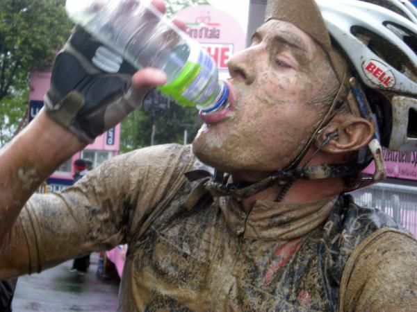Baden Cooke (Saxo Bank) is barely recognisable beneath his mud pack