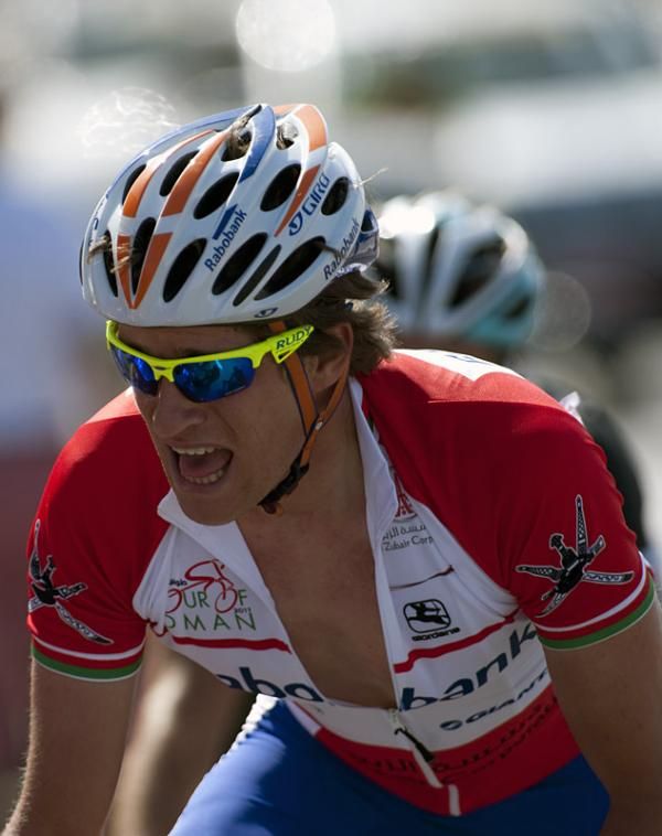 Overnight race leader Theo Bos (Rabobank) was unable to defend his leader's jersey on stage 2.