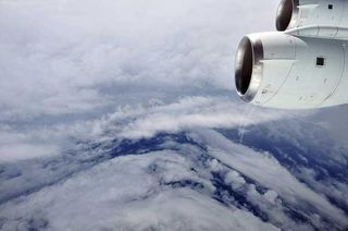 eye-hurricane-earl-100901-02