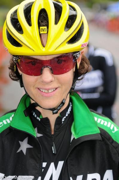 Mary McConneloug (Kenda-Seven-NoTubes) rides well in poor conditions