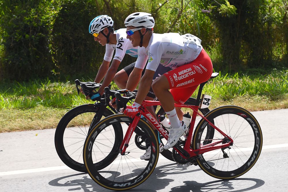 Egan Bernal (Team Sky) and Matteo Malucelli (Androni - Sidermec - Bottecchia)