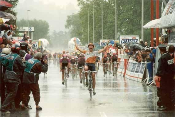 Michael Boogerd wins in the rain of Aix-les-Bains in 1996.