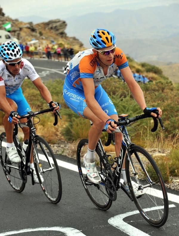 Ryder Hesjedal (Garmin-Slipstream) away with David Garcia (Xacobeo Galicia)