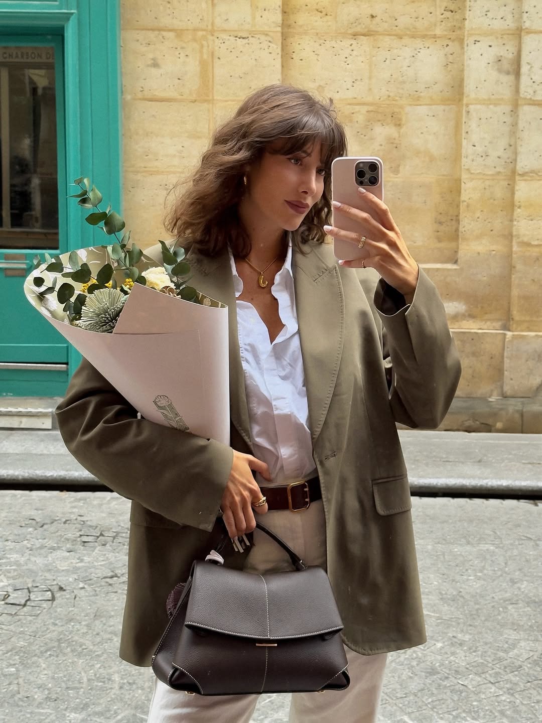 @juliesfi wears a Pol&amp;egrave;ne Paris handbag