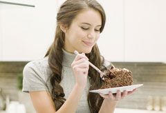 Eating cake - Health News - Marie Claire