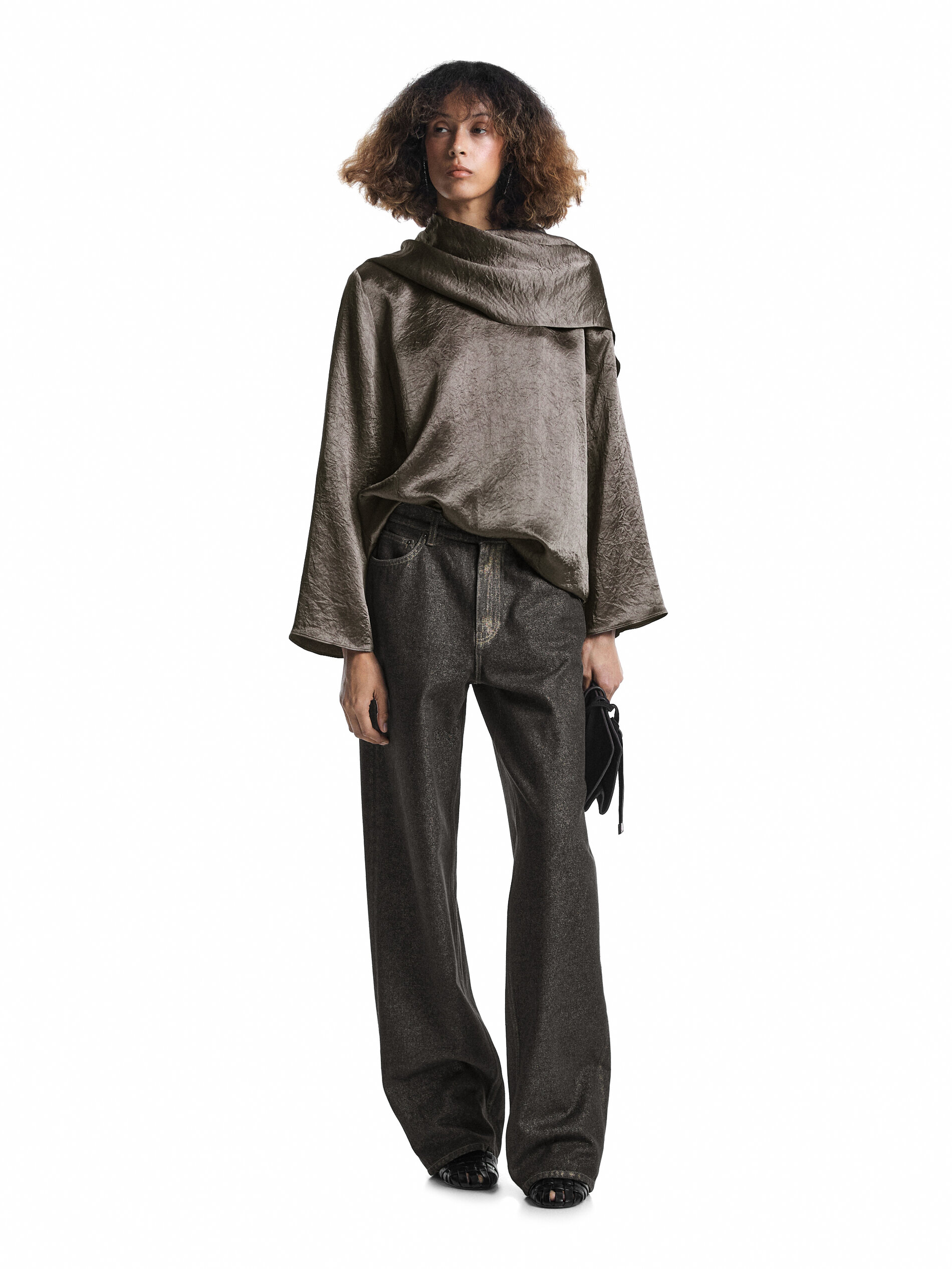 Straight-Leg High-Waist Jeans